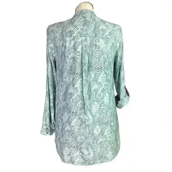 Haute Hippie Tribe Womens L Snake Print Lace Up Top Green Gray Roll Tab Sleeves - Picture 7 of 9